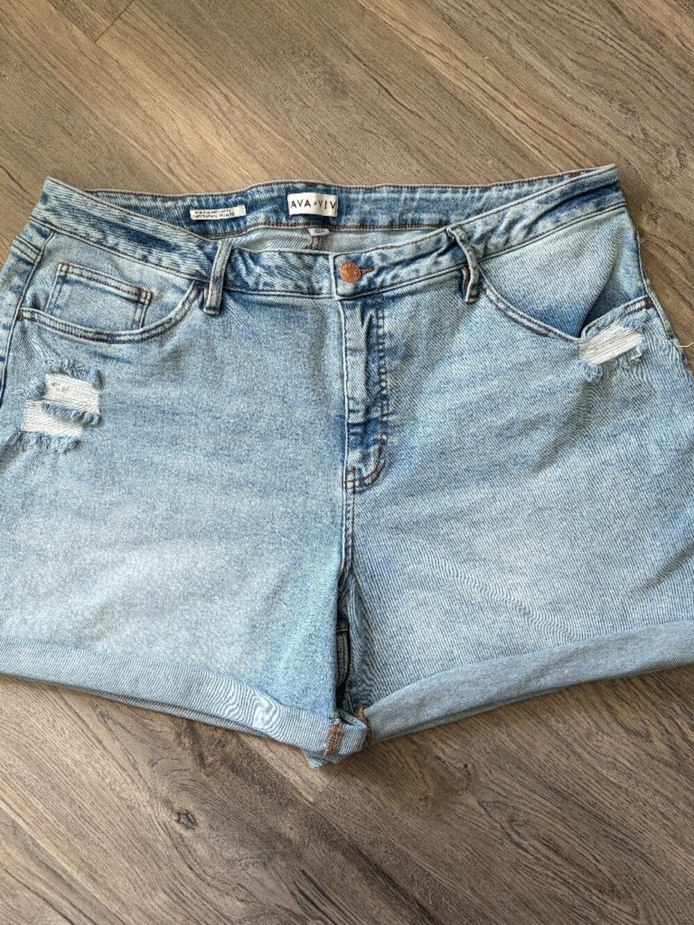 Ava & Viv Light Wash High Rise Midi Shorts Size 20